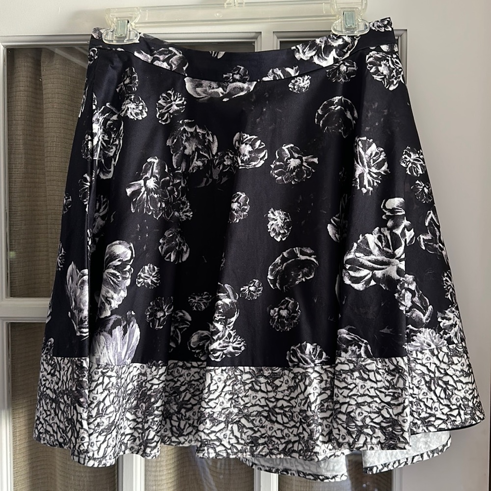 Prabal Gurung for Target, Black & White skirt, Size 6.